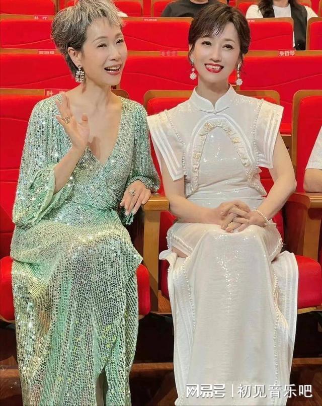 许仙30年后撒糖竟藏惊天秘密爱游戏爱体育神仙售后！白娘子(图4)