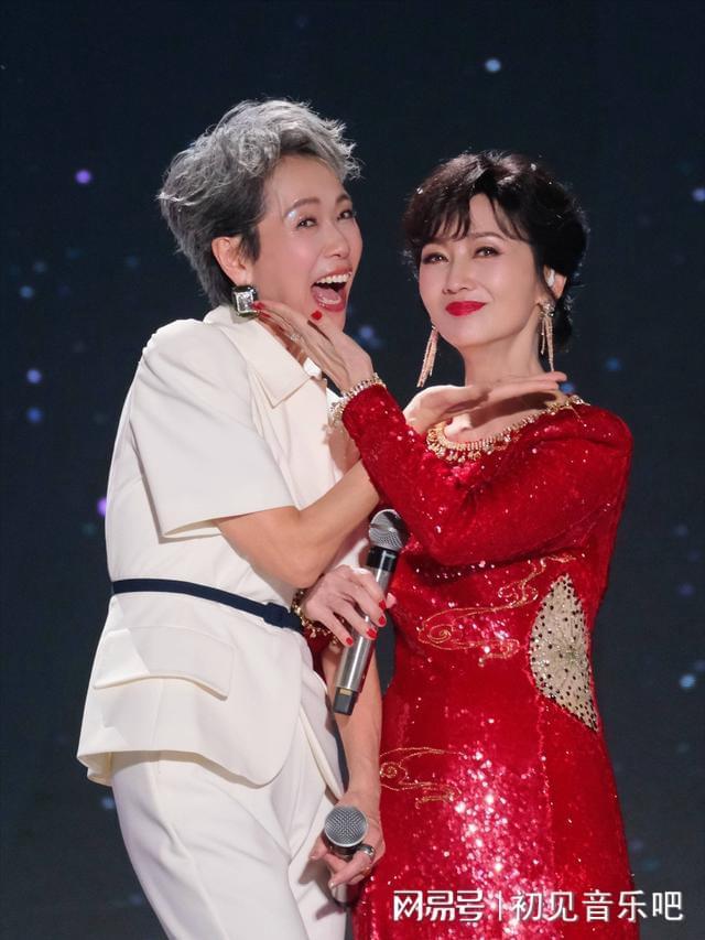 许仙30年后撒糖竟藏惊天秘密爱游戏爱体育神仙售后！白娘子(图3)